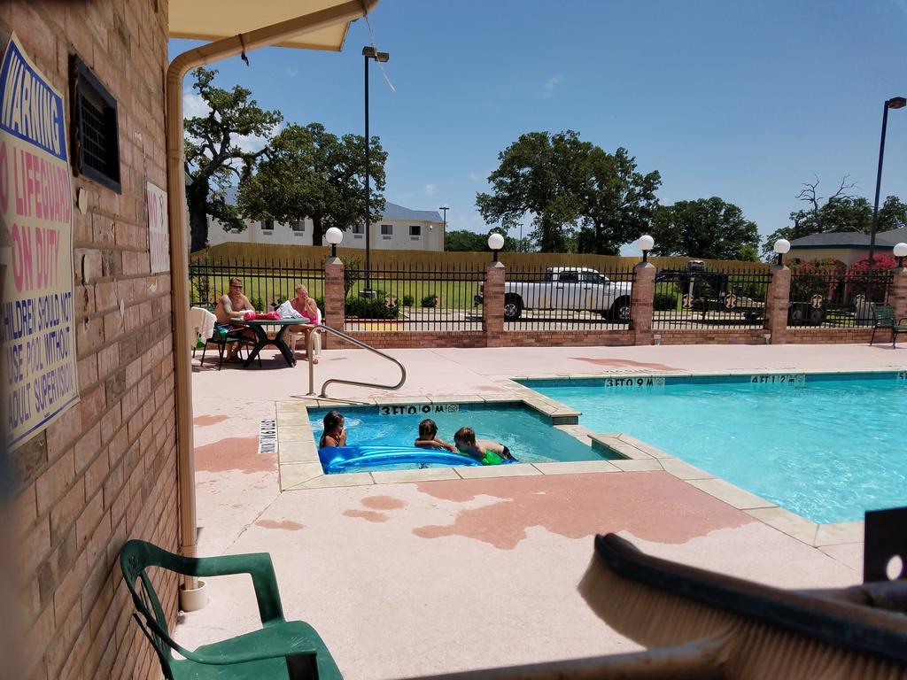 Quality One Motel Weatherford Exteriér fotografie